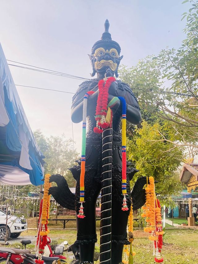 ปิดทองลูกนิมิต | วัดเขาน้อยหนองโสน| ตราด
