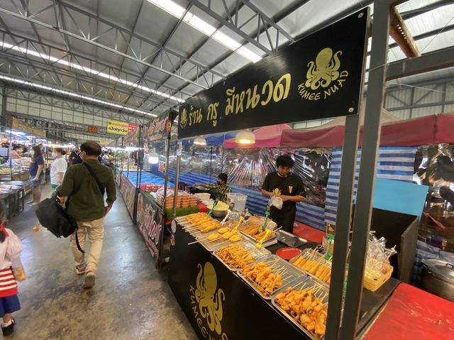 เดินตลาดนัดบุญอนันต์ ตลาดเย็นสงประภา ดอนเมือง