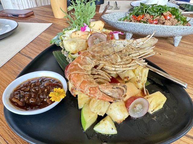 ร้านอาหารวิวทะเลสไตล์บาหลี