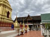 ‘วัดหมื่นเงินกอง’ เดินชมวัดสวยพร้อมขอสิ่งมงคล