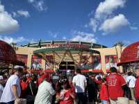 大谷翔平の活躍を目に焼き付ける、エンゼルススタジアム
