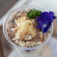 คาเฟ่เปิดใหม่ รายล้อมด้วยหุบเขาและลำธาร