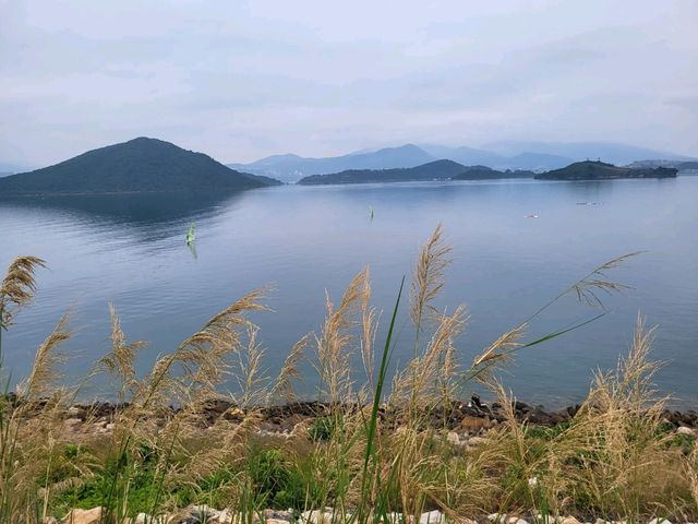 慢步船灣淡水湖水壩