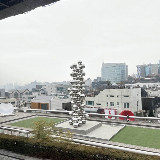 꼭 봐야될 마우리치오 카텔란 전시!!