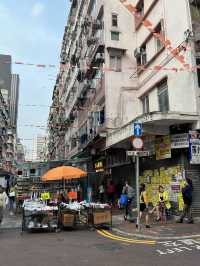 擁有香港平民夜總會之稱嘅廟街
