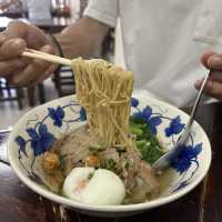 บะหมี่ตลาดขวาง พังงา ตำนานสูตรร้อยปี 