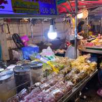 ตลาดศาลเจ้าของกินขนมนมเนยเยอะสุดๆ