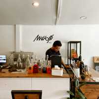 MixKoff ร้านกาแฟแนว slow bar สุดเท่ ☕️