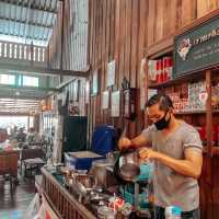 เที่ยวตลาดบ้านใหม่ 100 ปี ใกล้กทม.