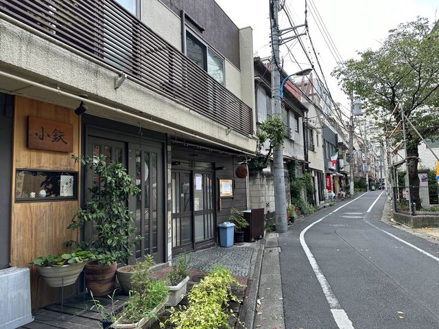 東京・新宿区。『車力門通り』を歩く。