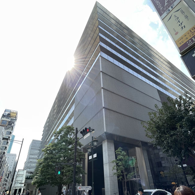 銀座GSIX頂樓摩登典藏星巴克