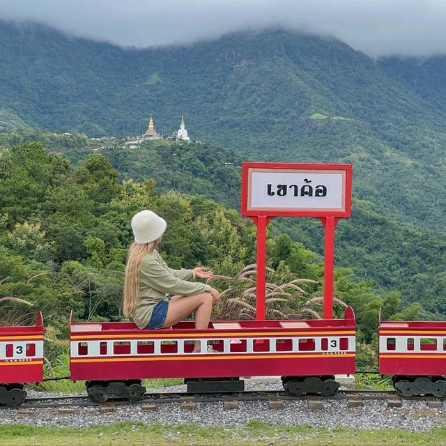 นั่งรถไฟจิ๋ว ชมวิวเขาค้อ