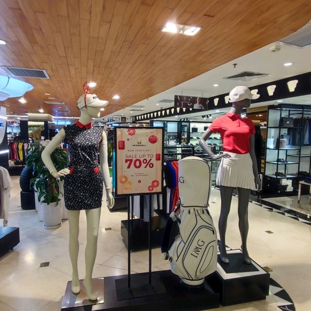 Luxury Shopping Mall in Hanoi