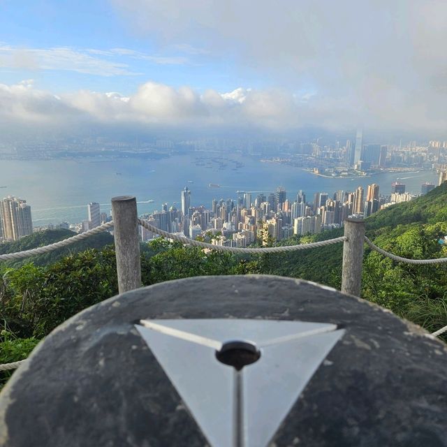 半小時登上港島第四峰，睇日落🌆飽覽維港景色😍