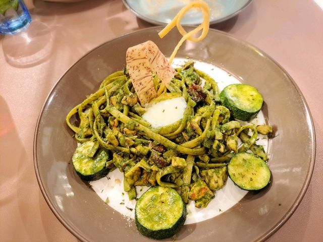 櫛瓜咖啡Zucchini Café❤️美好的週末好友相伴，美好的時光☺️