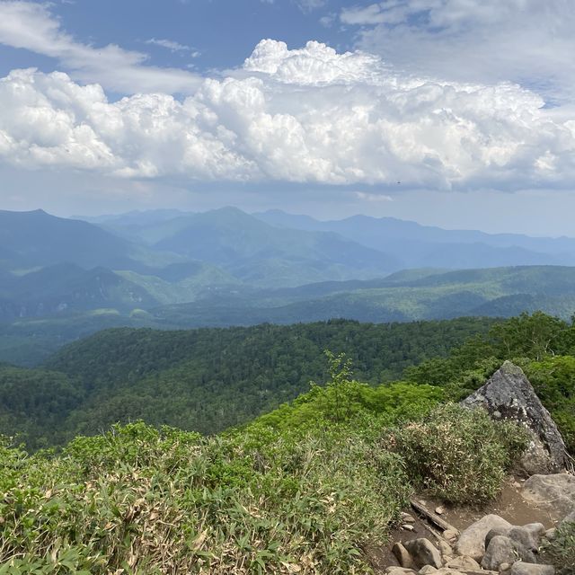 《北海道黑岳：夏季登山夢幻之地》