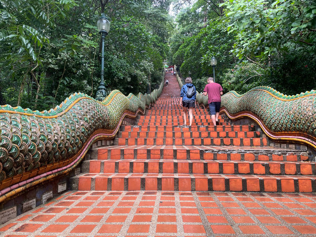 วัดพระธาตุดอยสุเทพ วัดสวยเชียงใหม่ 