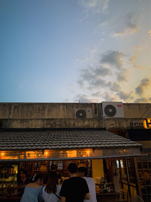 ย้อนเวลาไปrooftop bar ที่เชียงใหม่