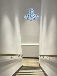 香港銅鑼灣復古英倫風打卡咖啡店-Vivienne Westwood Café