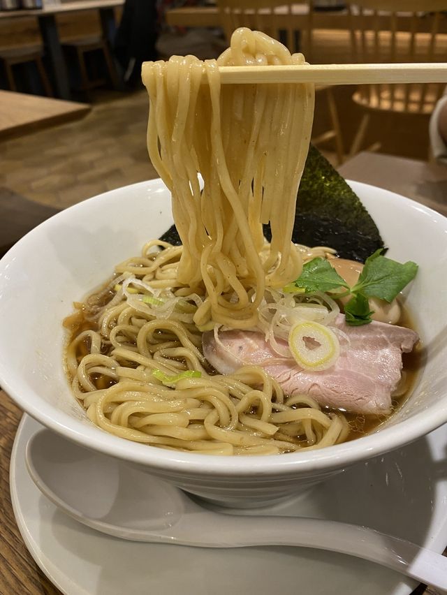 大阪堺筋本町の船ビル地下にある本町製麺所中華そば工房