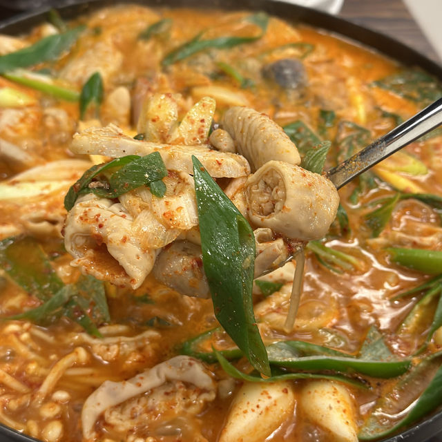 상무역 근처에 위치한 따끈따끈한 신상 맛집 웅래국밥!! 
