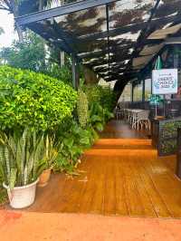 จิบกาแฟชิลๆที่ ว่าง cafe' & bistro