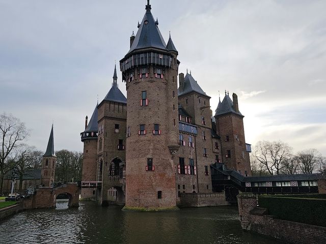 【2024】德哈爾古堡：荷蘭最大最華麗的城堡，絕對值得一遊！