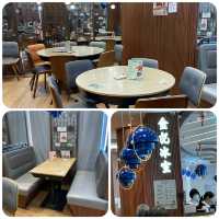 「觀塘APM必吃港式茶餐廳！金記冰室 炸雞髀美味招牌，熱奶茶香濃迷人！」