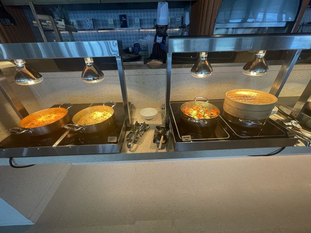 モルディブのリッチな朝食を🍽️