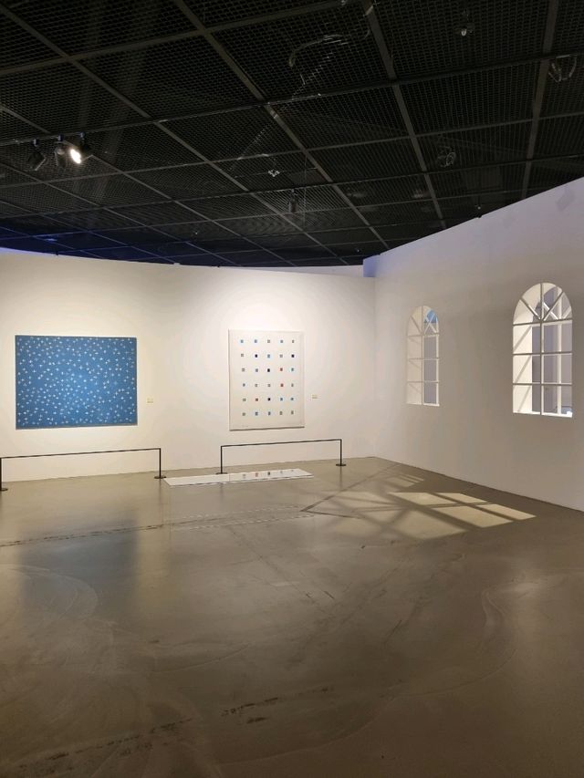 책도 읽고 전시회도 보고
