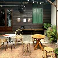 คาเฟ่โบราณย่ายยมจินดา Old House 