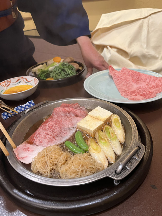 東京🇯🇵令人回味的和牛壽喜燒