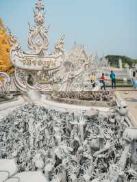 【タイ🇹🇭】よーく見ると怖い？！一度は行きたい純白のお寺！