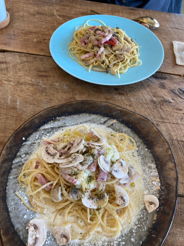 海辺のカフェ通りにあるパスタの美味しいお店