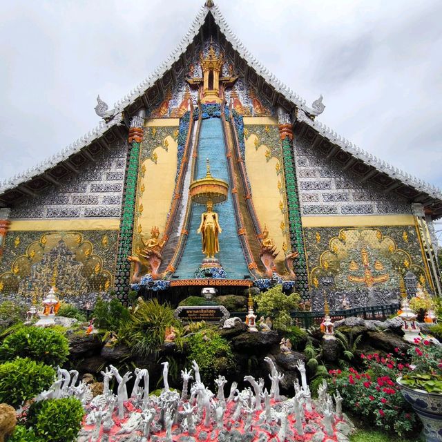 วัดศรีดอนมูล วัดสวยที่คนมามูเยอะ