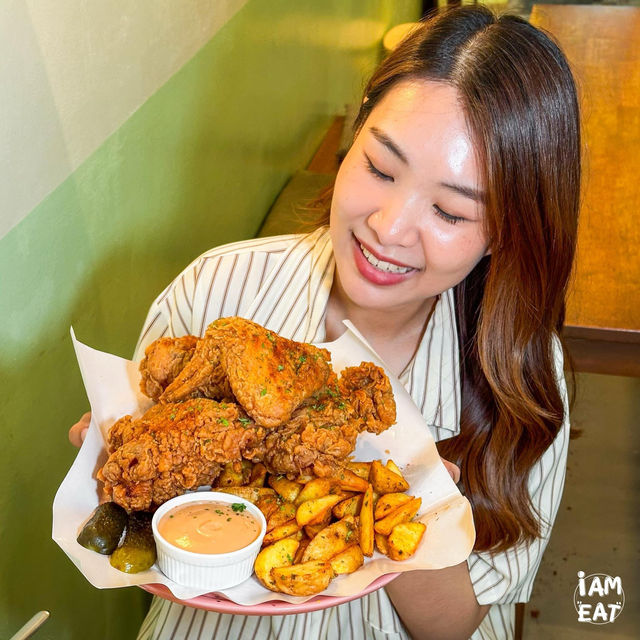 ไก่ทอดฟีลโฮมเมดย่านเจริญกรุงที่ต้องจองเท่านั้น