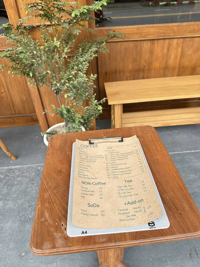 📍คาเฟ่เปิดใหม่ LOG COFFEE & TEAK FURNITURE 