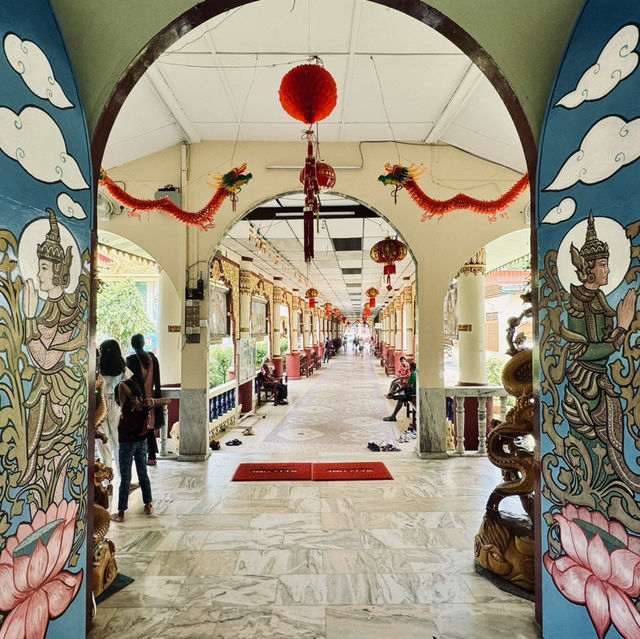 keen to see Burmese Buddhist temple in Penang