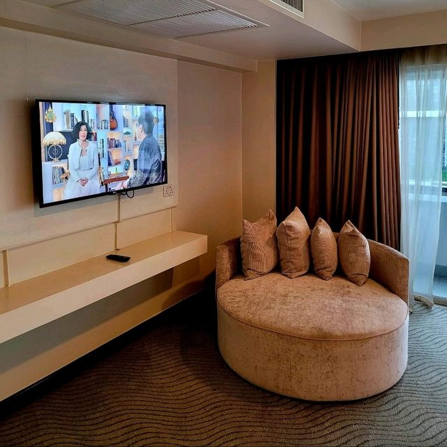 FURAMA SILOM โรงแรมใจกลางเมือง ห้องพักกว้างขวาง
