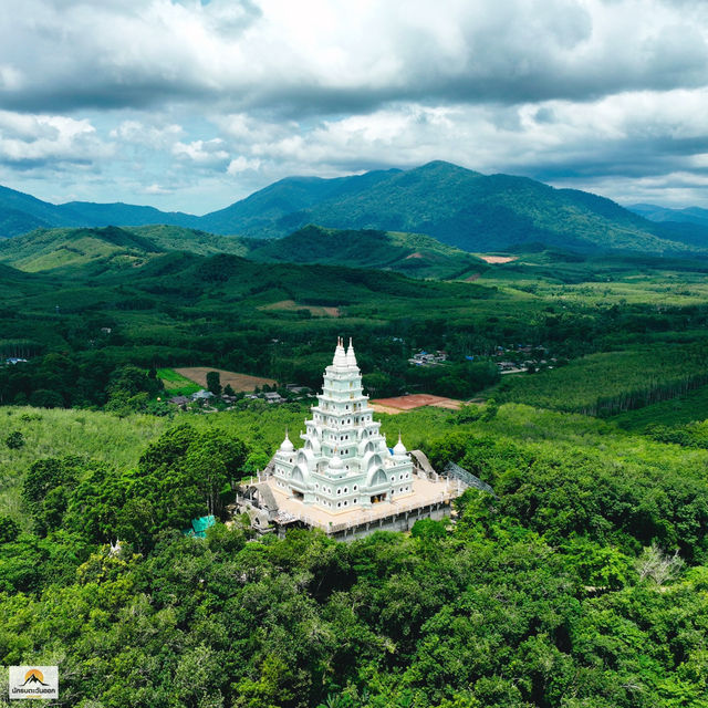 พระธาตุจุฬามณีฉัพพรรณรังษีเจดีย์แก้ว