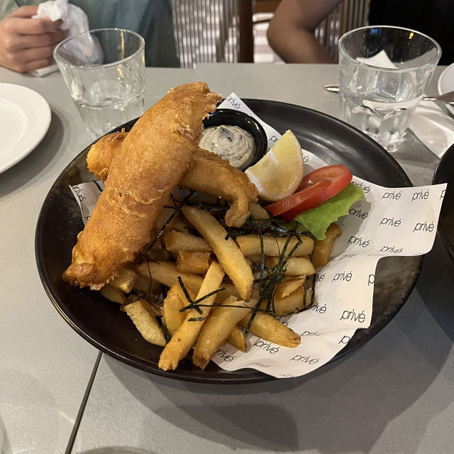 Pet friendly fusion restaurant 