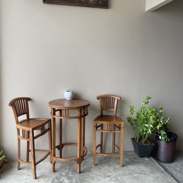 คาเฟ่ติดทะเล Khap Samut Cafe‘ & Eatery 
