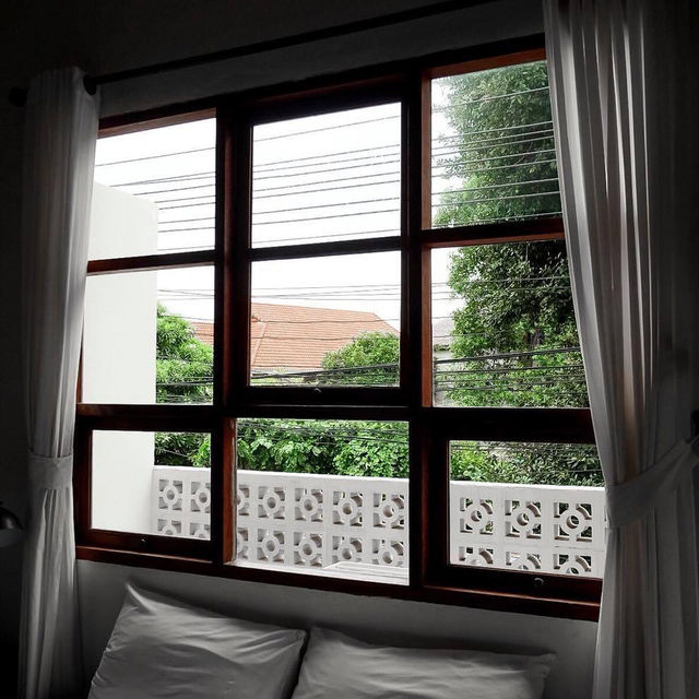 เผลอสุขใจ Cafe&Bed - Koh Larn