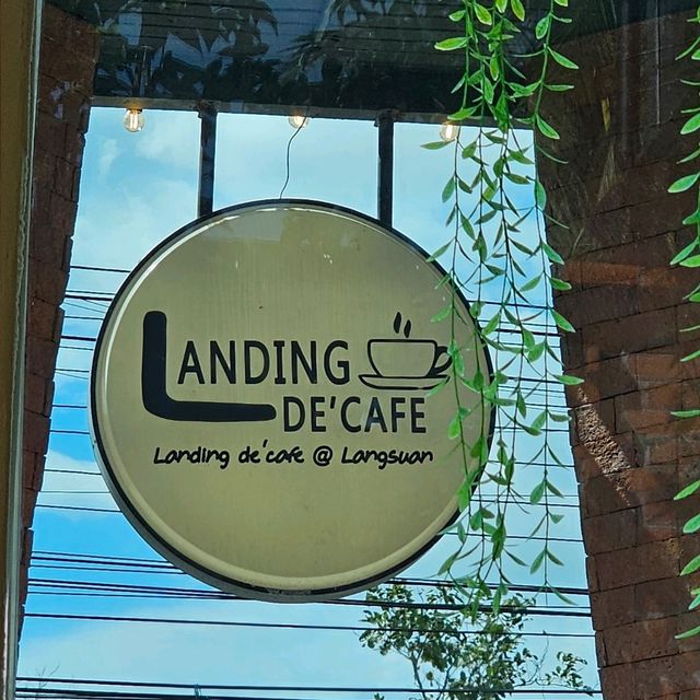 ร้าน แลนด์ดิ้ง เดอ คาเฟ่