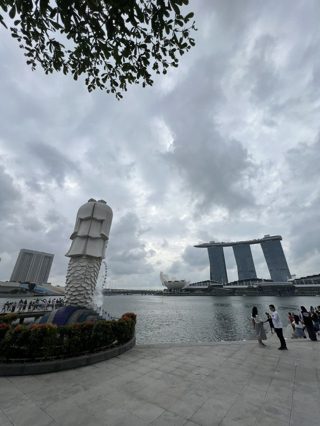 ไม่ถ่ายรูปคู่ Merlion เหมือนมาไม่ถึงสิงคโปร์! 📸