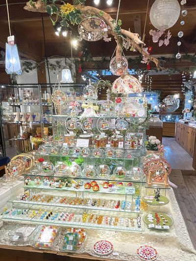 湯布院】一風変わった素敵なお土産はココ✨ | Trip.com 由布