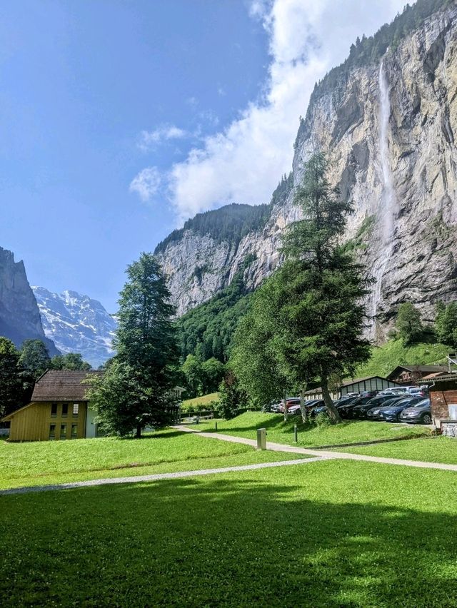 擁有72條瀑布的瑞士美麗小鎮：勞特布龍嫩 Lauterbrunnen