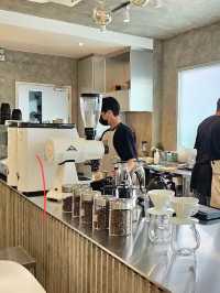 Laze BKK คาเฟ่ชิคๆที่ซอยสุทธิสาร