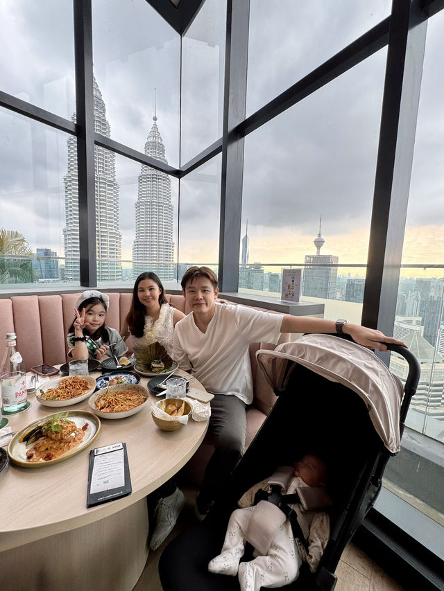 KL’s Atmospheric Sky Dining Restaurant 🥂