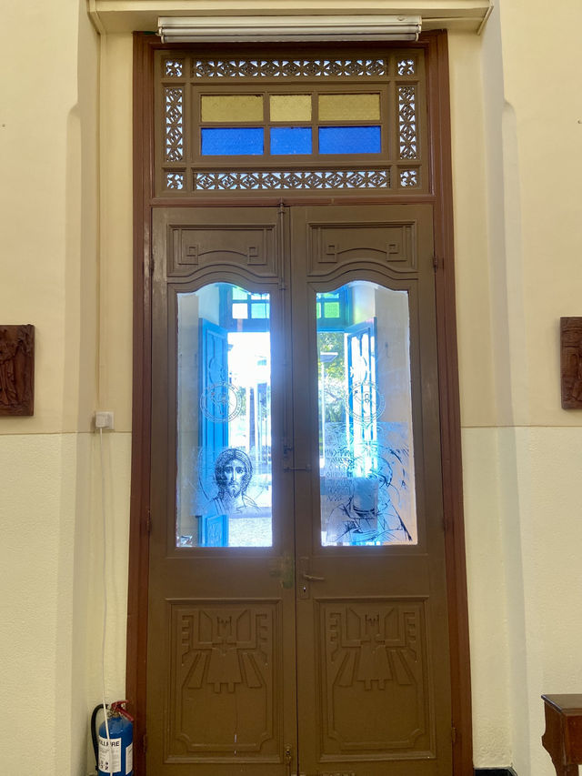 💒🌈澳門路環亮眼「聖方濟各聖堂」｜取景拍照打卡聖地💛😍